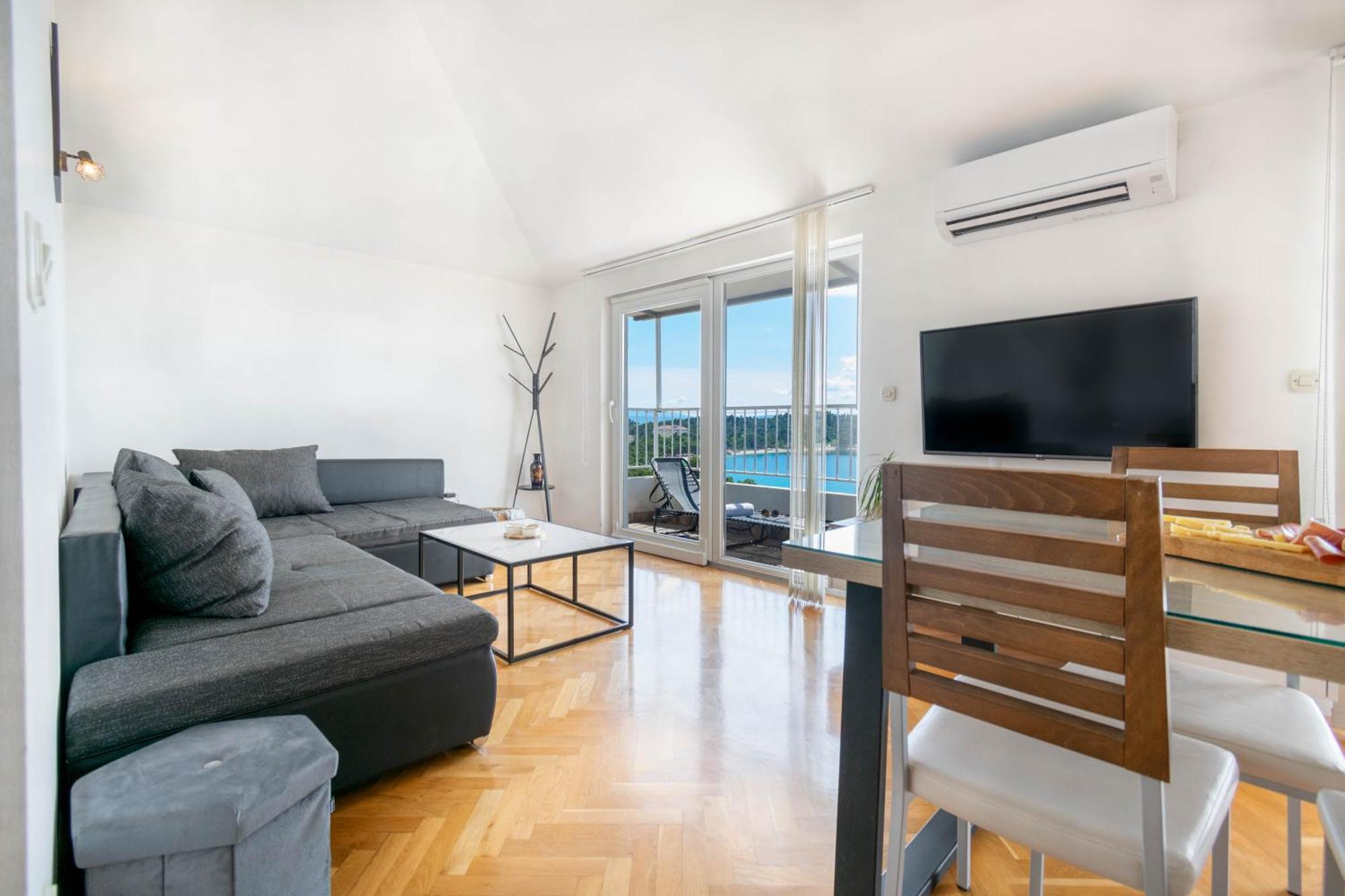 30 M From Beach,makarska,marija