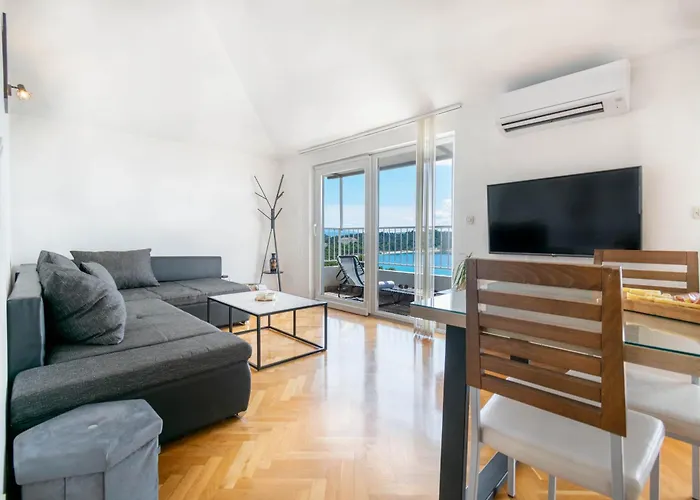 Apartment 30 M From Beach,Makarska,Marija