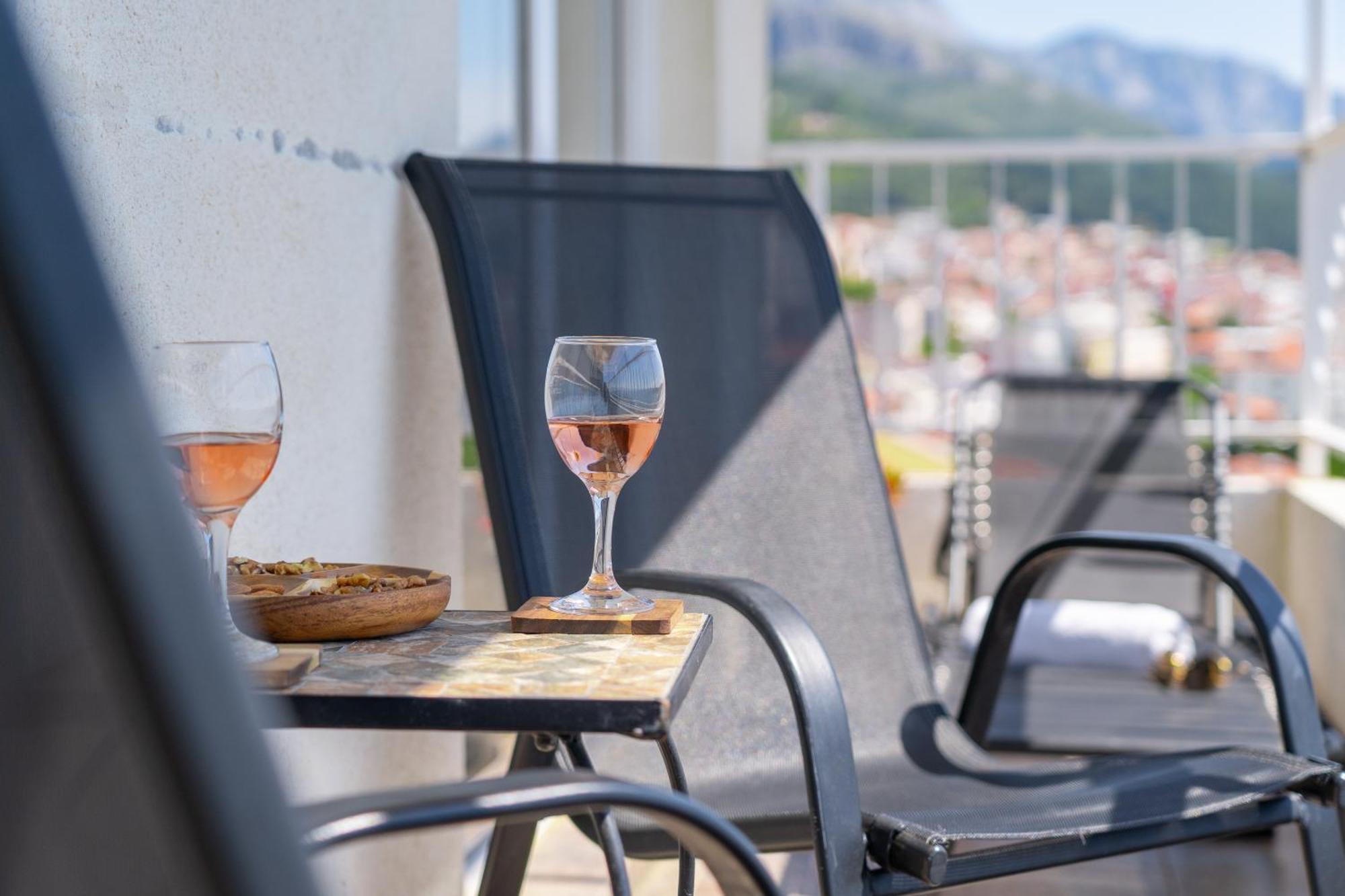 30 M From Beach,makarska,marija Makarska